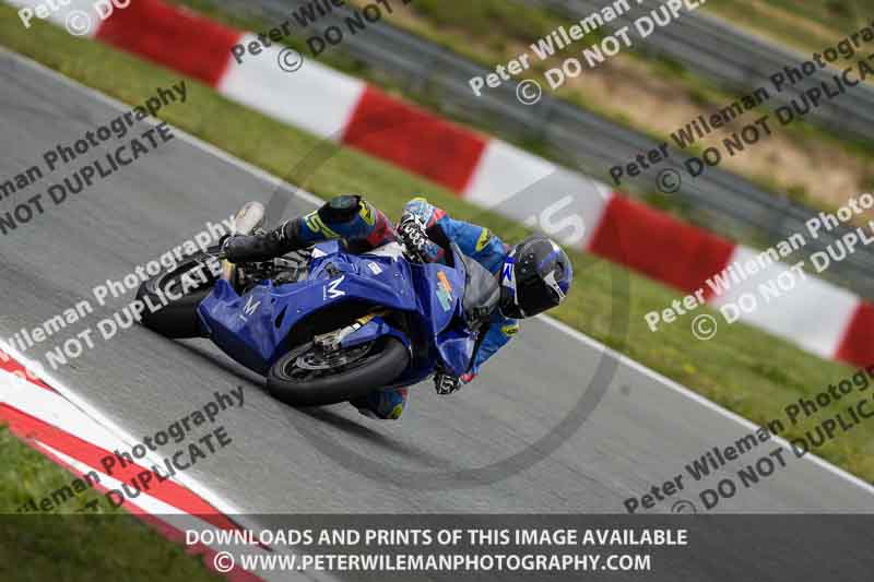 cadwell no limits trackday;cadwell park;cadwell park photographs;cadwell trackday photographs;enduro digital images;event digital images;eventdigitalimages;navarra;no limits trackdays;peter wileman photography;racing digital images;trackday digital images;trackday photos
